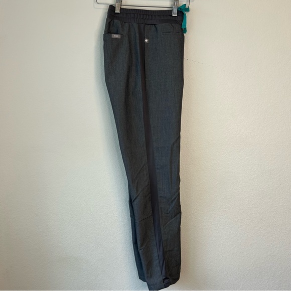 Figs Scrub Pants Women XS Gray Graphite Livingston Technical Collection Medical - Picture 8 of 13